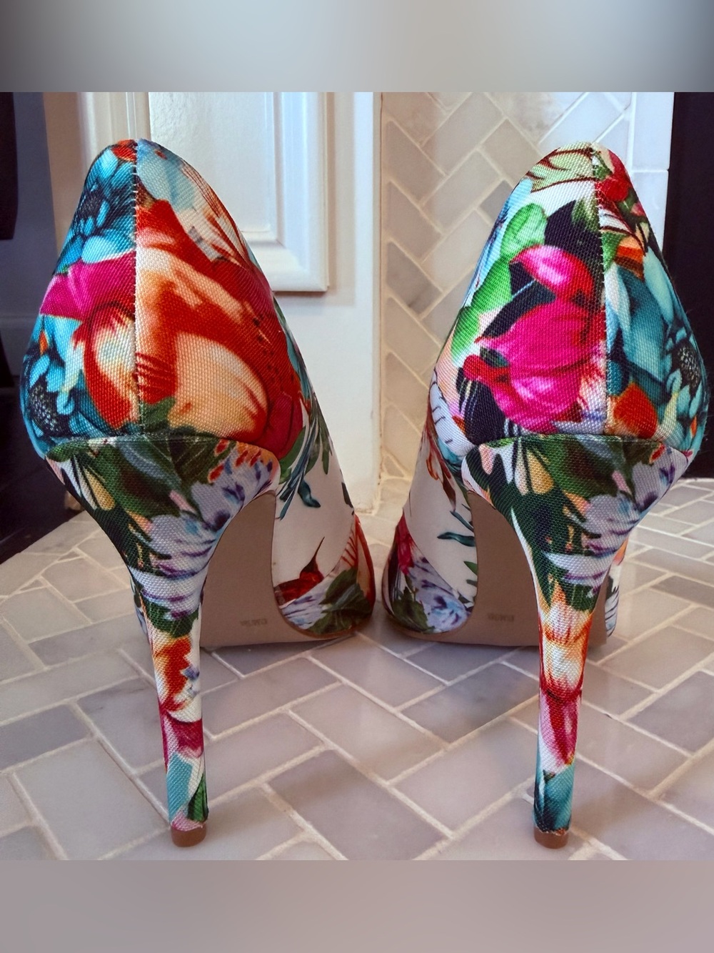 Jessica Simpson Floral Multicolor Pointed-Toe Pumps - Picture 3 of 6
